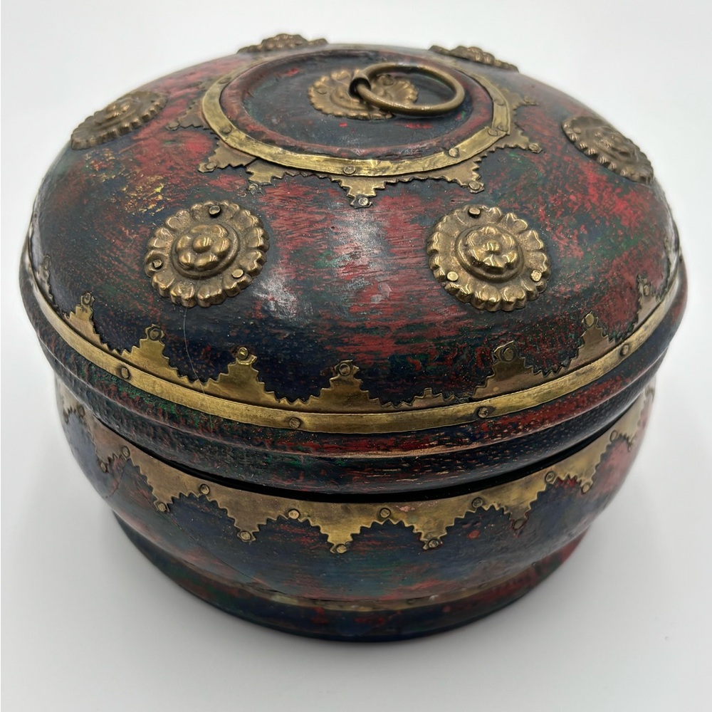 Vintage Decorative Red and Gold Accent Box - Picture 3 of 11